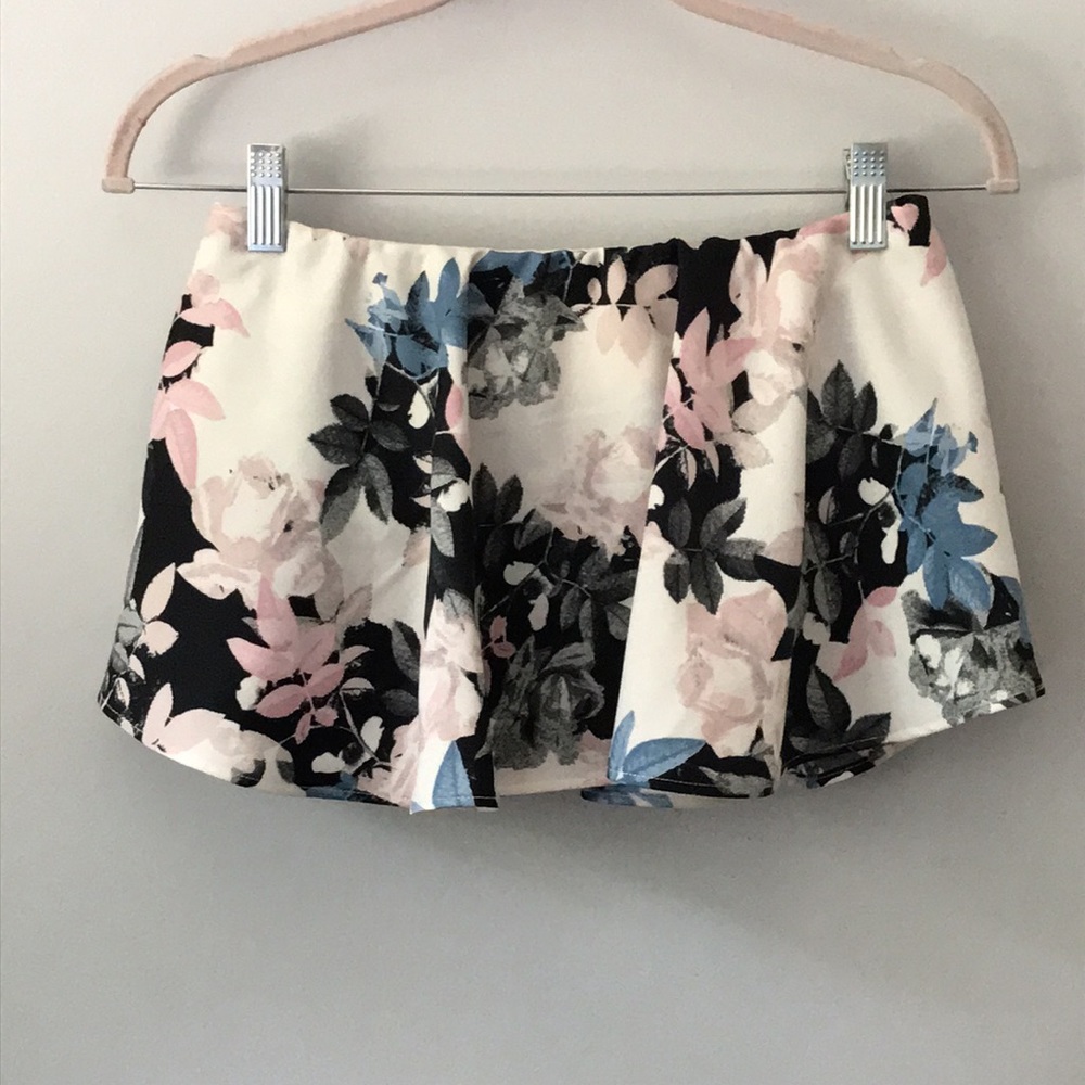 State Of Being flounce strapless top XS - Picture 2 of 16